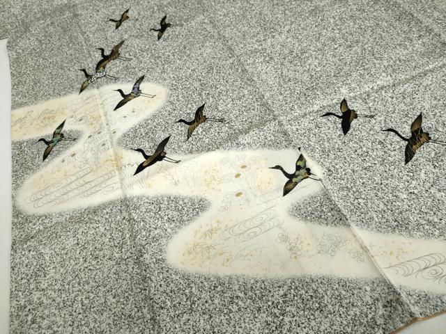 平和屋着物●訪問着　流水飛鶴草花文　たたき染め　金彩　やまと誂製　正絹　逸品　DABB0121ud 平和屋着物○訪問着 流水飛鶴草花文 たたき染め 金彩 やまと誂