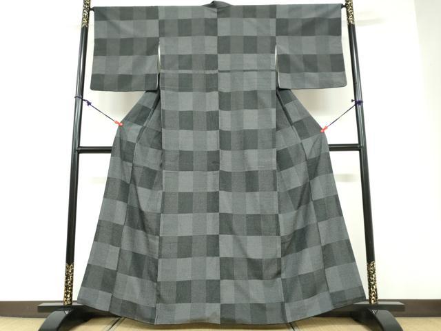 平和屋着物●本塩沢 110亀甲 格子文 黒地 正絹 逸品 DABB0499ud