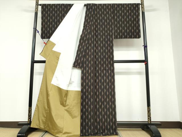 平和屋着物●国指定重要無形文化財 本場久米島紬 手織 抽象文様 正絹 逸品 未使用 DABB0564ud