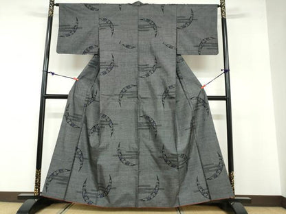 平和屋着物●本場大島紬 9マルキ 葡萄蔦の葉文 正絹 逸品 DABB0565ud