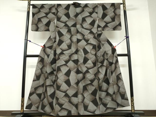 平和屋着物●本場大島紬 9マルキ 石畳文 正絹 逸品 DABB0590ud