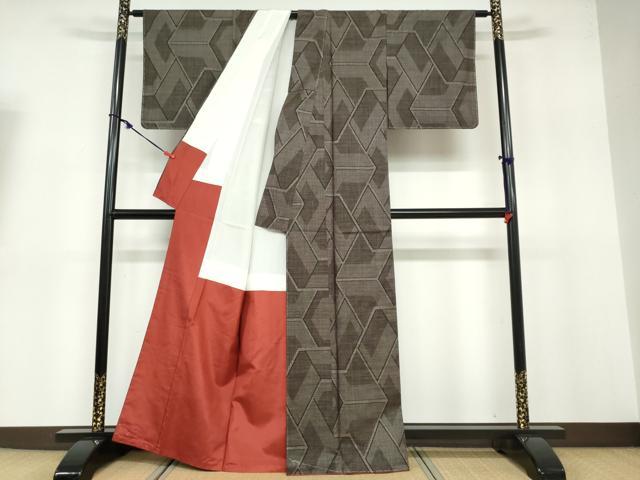 平和屋着物●本場大島紬 7マルキ 変わり格子文 正絹 逸品 未使用 DABB0633ud