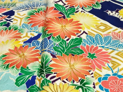 平和屋着物●豪華振袖 駒刺繍 流水草花文 銀彩 正絹 逸品 DABB0713ud