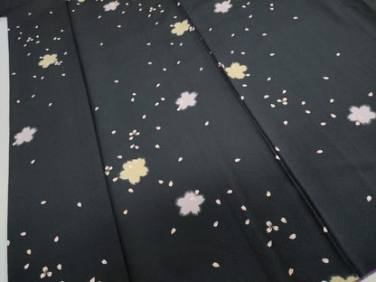 平和屋着物●上質な小紋 舞桜文 蛍暈し 黒地 正絹 逸品 DABB0853ud