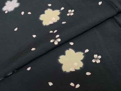 平和屋着物●上質な小紋 舞桜文 蛍暈し 黒地 正絹 逸品 DABB0853ud