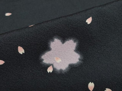 平和屋着物●上質な小紋 舞桜文 蛍暈し 黒地 正絹 逸品 DABB0853ud