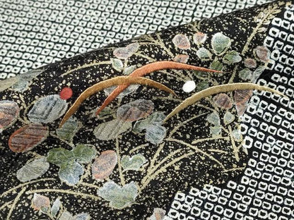 平和屋着物●訪問着 総絞り 駒刺繍 雲霞流水草花文 黒地 金彩 正絹 逸品 DABB0925ud