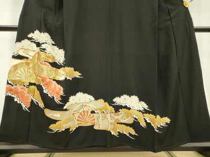 平和屋着物▼豪華黒留袖　駒刺繍　源氏車霞花松文　金彩　正絹　逸品　DABB1183fe