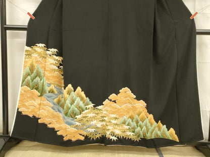 平和屋着物■豪華黒留袖 駒刺繍 樹林笹の葉松文 金彩 正絹 逸品 DABB3546cm