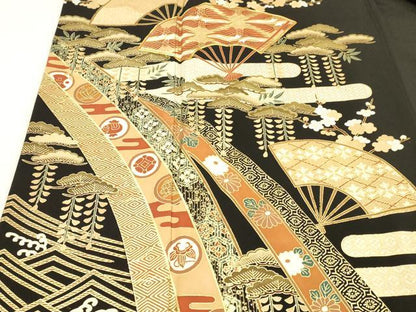 平和屋着物■豪華黒留袖　駒刺繍　舞扇飛鶴梅松文　金彩　正絹　逸品　DABB3872cm