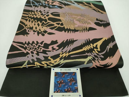 平和屋着物●西陣 河瀬満織物謹製 六通柄袋帯 M・C・ESCHER アート 黒地 金糸 証紙付き 正絹 逸品 未使用 DABB4284ps