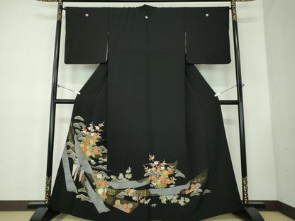 平和屋着物●創業460年・千總 黒留袖 駒刺繍 吉祥花熨斗文 金彩 正絹 逸品 DABB4336ps