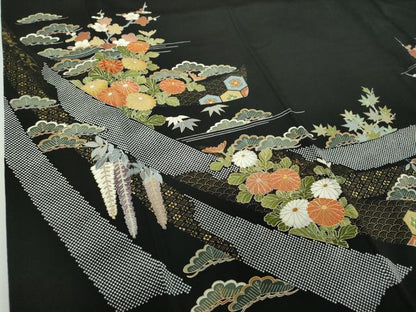 平和屋着物●創業460年・千總 黒留袖 駒刺繍 吉祥花熨斗文 金彩 正絹 逸品 DABB4336ps