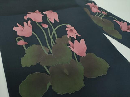 平和屋着物●塩瀬　九寸名古屋帯　手描き　草花文　黒地　正絹　逸品　DABB4870ps