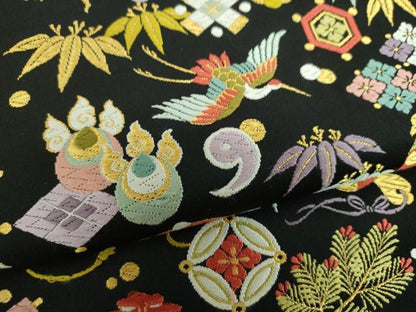 平和屋着物●西陣の老舗　1782年創業　山下織物　六通柄袋帯　唐織　吉兆宝尽くし　黒地　金糸　正絹　逸品　DABB4936ps