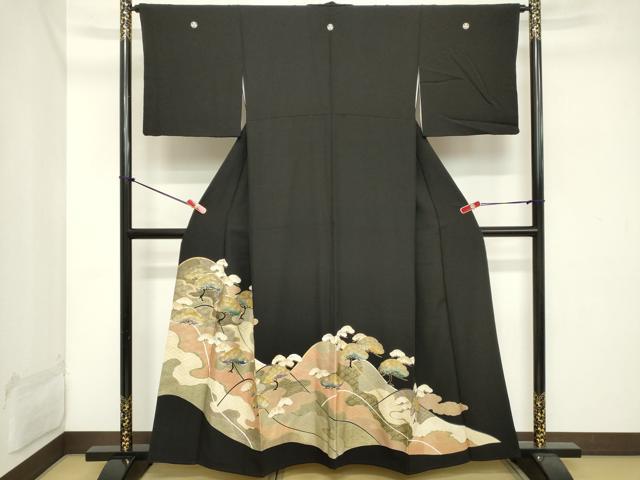 平和屋着物■豪華黒留袖　駒刺繍　重ね山松文　暈し染め　金彩　正絹　逸品　DABB8791cd