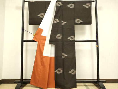 平和屋着物●本場大島紬 古代染色純泥染 9マルキ 地空き 雲重文 証紙付き 正絹 逸品 DABB9646du