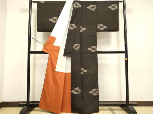 平和屋着物●本場大島紬 古代染色純泥染 9マルキ 地空き 雲重文 証紙付き 正絹 逸品 DABB9646du