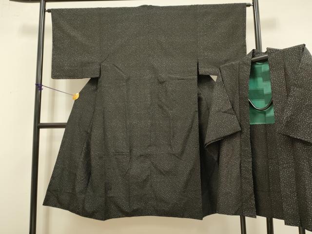 平和屋着物●印傳　男性　紬　アンサンブル　カタカナ　文字文　黒地　正絹　逸品　DABB9725du