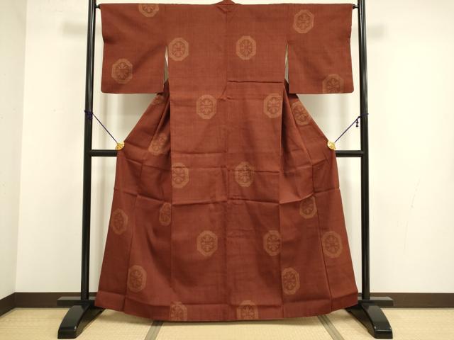 平和屋着物●本場結城紬　重要無形文化財　80亀甲　飛び亀甲柄　亀甲花文　正絹　逸品　DABB9777du