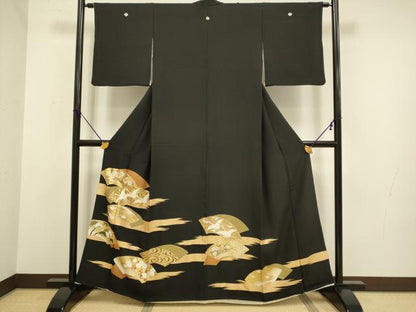 平和屋着物■豪華黒留袖　駒刺繍　地紙重ね飛鶴花文　金彩　正絹　逸品　DABB9965du