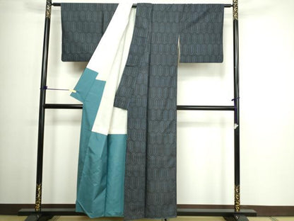 平和屋着物■本場大島紬 ７マルキ 亀甲文 正絹 逸品 DABC0288sf