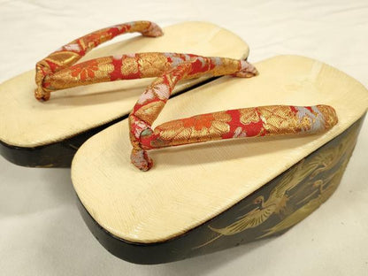 平和屋着物[]和装小物　子供　ぽっくり下駄　こっぽり・おこぼ下駄　畳表　金蒔絵　群れ鶴松文　箱付き　逸品　DABC1279zzz