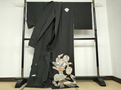 平和屋着物●豪華黒留袖　作家物　駒刺繍　束ね熨斗花鳥文　金銀彩　仮絵羽　正絹　逸品　未使用　DABC2033ud