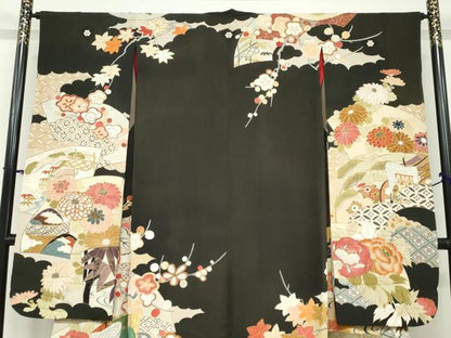 平和屋着物●アンティーク　大正ロマン　振袖　駒刺繍　雲取り御所車草花文　黒地　金彩　逸品　DABC2038ud