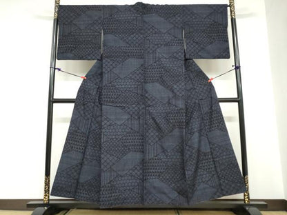 平和屋着物●本場結城紬　重要無形文化財　80亀甲　切嵌亀甲文　正絹　逸品　DABC2080ud