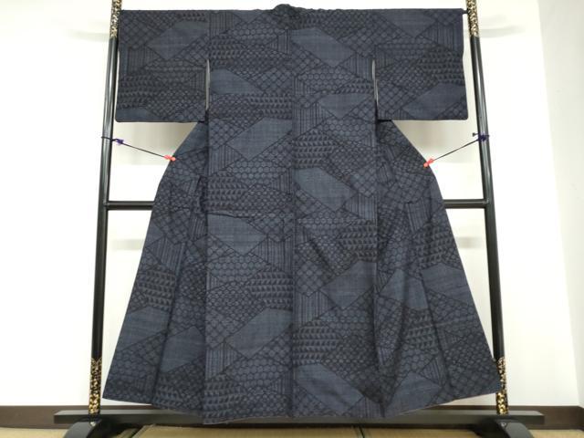 平和屋着物●本場結城紬　重要無形文化財　80亀甲　切嵌亀甲文　正絹　逸品　DABC2080ud