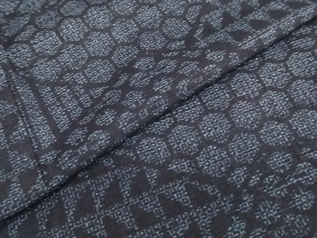 平和屋着物●本場結城紬　重要無形文化財　80亀甲　切嵌亀甲文　正絹　逸品　DABC2080ud