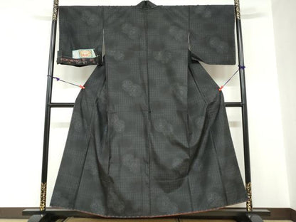 平和屋着物●本場大島紬　吉祥草花文　さが美扱い　証紙付き　正絹　逸品　未使用　DABC2104ud