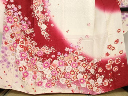 平和屋着物●豪華振袖 駒刺繍 草花文 暈し染め 金彩 銀通し地 正絹 逸品 DABC2116ud