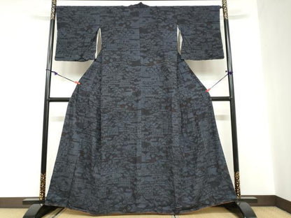 平和屋着物●本場結城紬　重要無形文化財　100亀甲　風景草花文　正絹　逸品　DABC2127ud