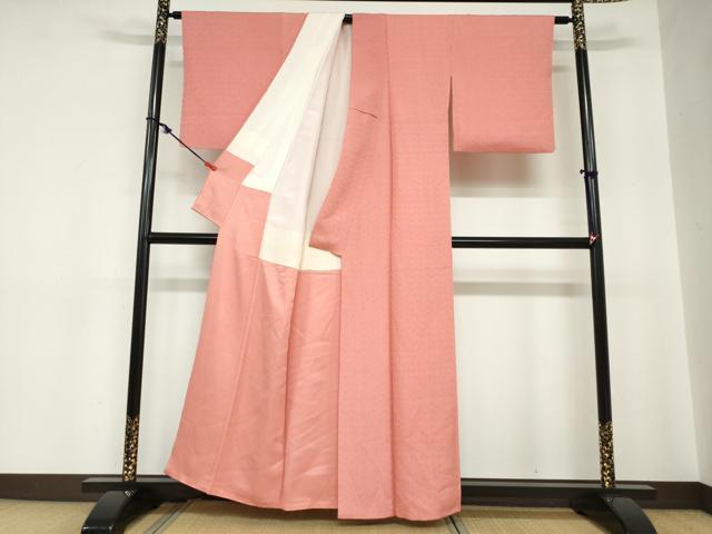 平和屋着物●上質な色無地　作家物　紗綾型地紋　甚三紅色　正絹　逸品　DABC2201ud
