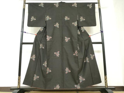 平和屋着物●本場大島紬　9マルキ　地空き　舞蝶文　正絹　逸品　DABC2244ud