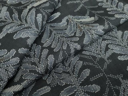 平和屋着物●本場大島紬　７マルキ　草葉文　正絹　逸品　未使用　DABC2248ud