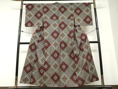平和屋着物●本場大島紬　龍郷絣　花菱文　正絹　逸品　DABC2255ud
