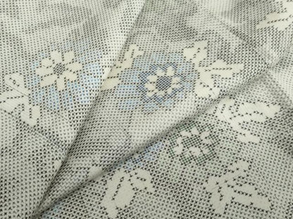 平和屋着物●本場大島紬　白大島　7マルキ　草花文　正絹　逸品　DABC2268ud