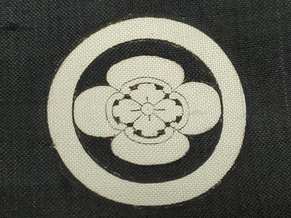 平和屋着物●男性　黒紋付　紬地　正絹　逸品　DABC2294ud