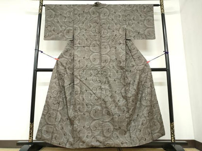 平和屋着物●本場大島紬　7マルキ　唐草文　正絹　逸品　DABC2345ud