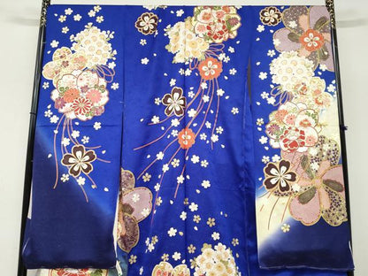 平和屋着物●豪華振袖　駒刺繍　宝尽くし草花文　暈し染め　金彩　銀通し地　仮絵羽　逸品　未使用　DABC2359ud