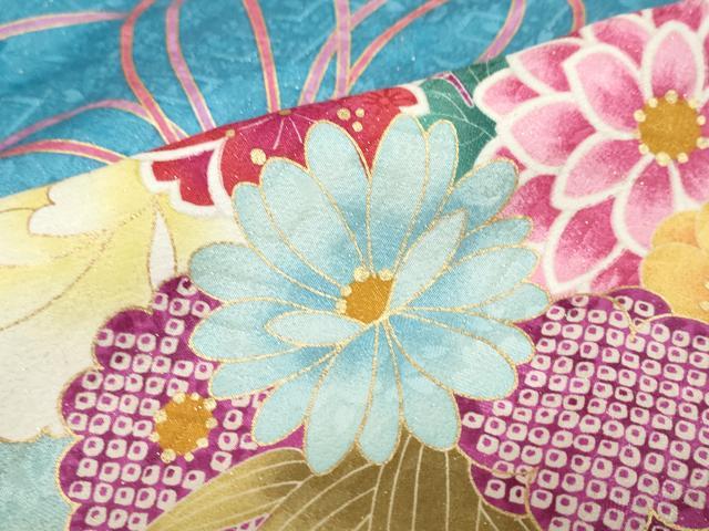 平和屋着物●豪華振袖　作家物　刺繍　草花文　暈し染め　金彩　金通し地　仮絵羽　逸品　未使用　DABC2360ud