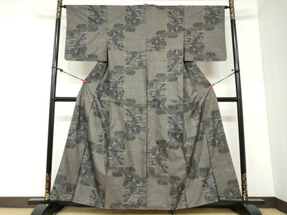 平和屋着物●本場大島紬　9マルキ　風景樹林文　正絹　逸品　DABC2390ud