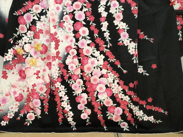 平和屋着物●豪華振袖　駒刺繍　枝垂れ草花文　黒地　正絹　逸品　DABC2440ud