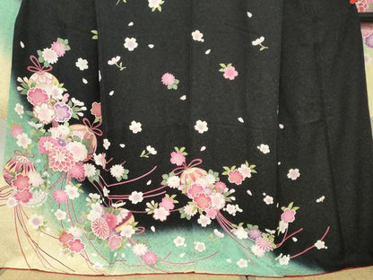 平和屋着物●豪華振袖　花鞠文　暈し染め　金彩　黒地　正絹　逸品　DABC2444ud