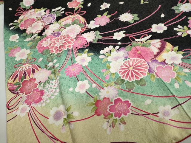 平和屋着物●豪華振袖　花鞠文　暈し染め　金彩　黒地　正絹　逸品　DABC2444ud