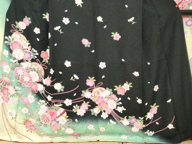 平和屋着物●豪華振袖　花鞠文　暈し染め　黒地　金通し地　正絹　逸品　DABC2445ud
