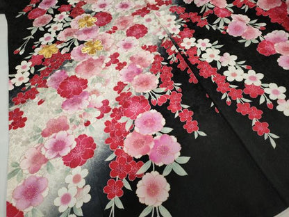 平和屋着物●豪華振袖　駒刺繍　枝垂れ草花文　黒地　金彩　正絹　逸品　DABC2446ud